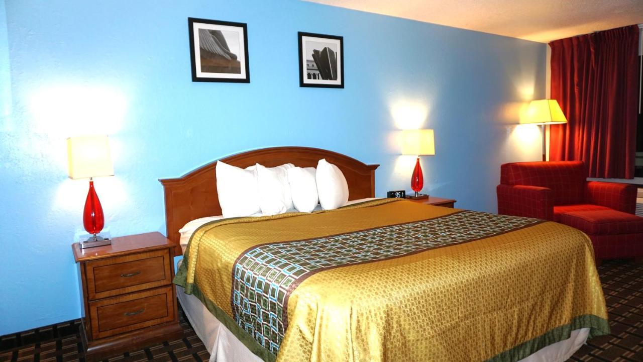 Lakes Inn Warsaw Dış mekan fotoğraf