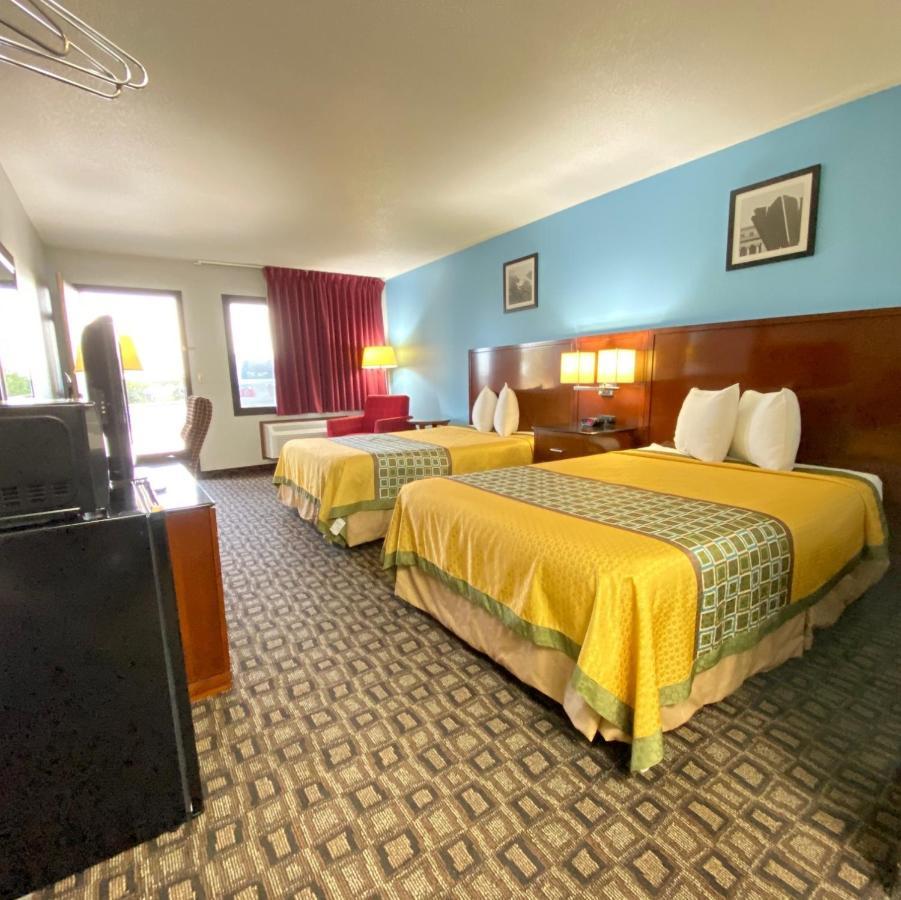 Lakes Inn Warsaw Dış mekan fotoğraf