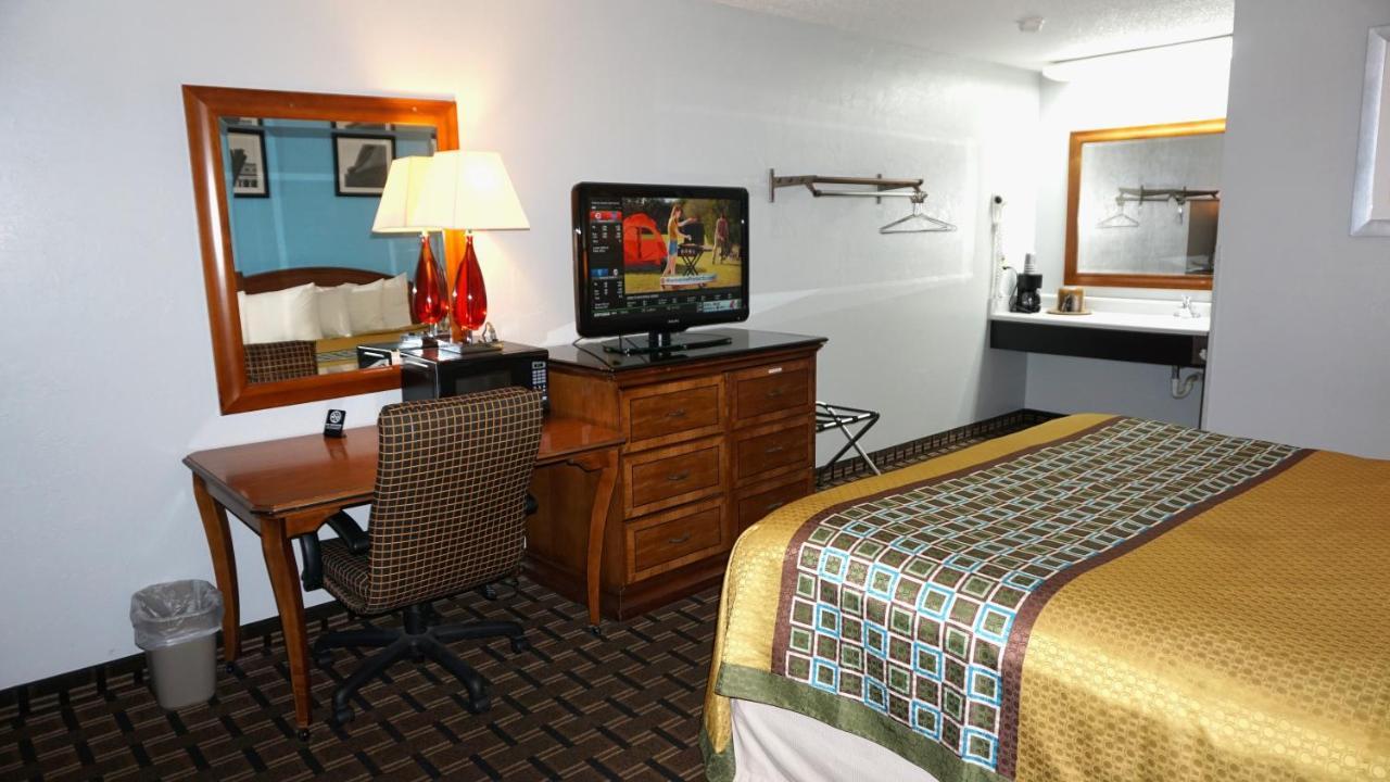 Lakes Inn Warsaw Dış mekan fotoğraf