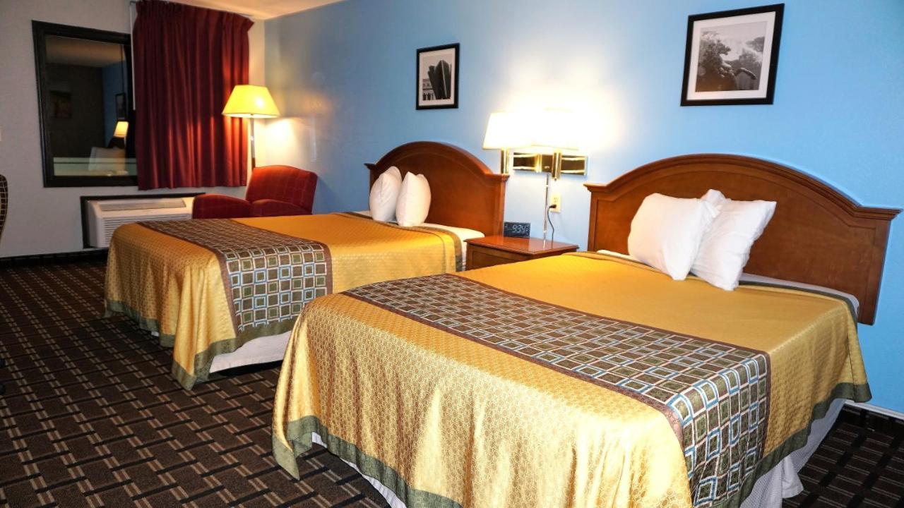 Lakes Inn Warsaw Dış mekan fotoğraf