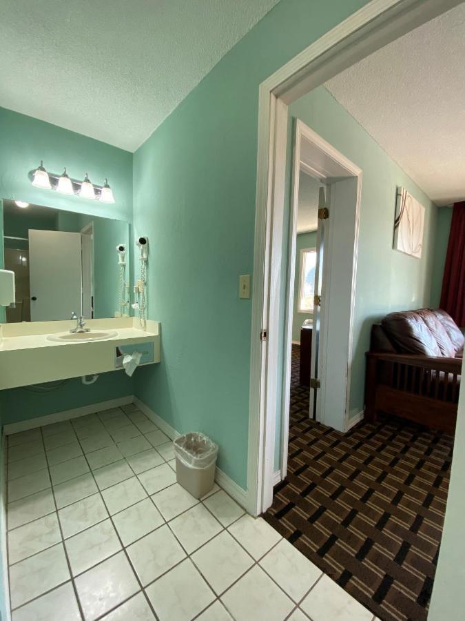 Lakes Inn Warsaw Dış mekan fotoğraf